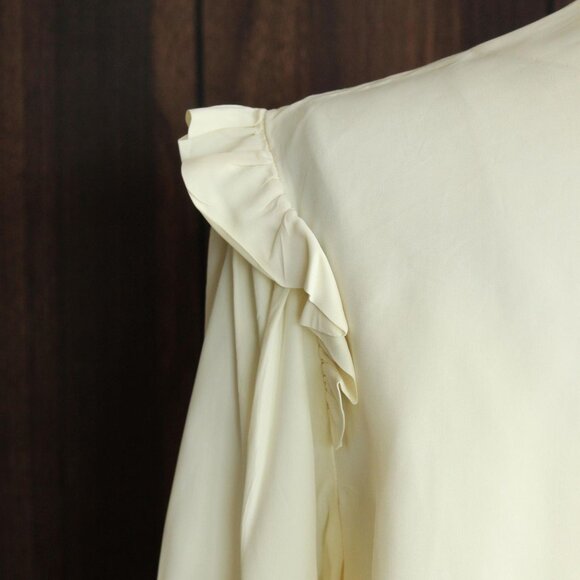 Vintage 1940s Bed Jacket, Winter White Rayon with Blue and Pink Embroidery Short - Picture 9 of 10